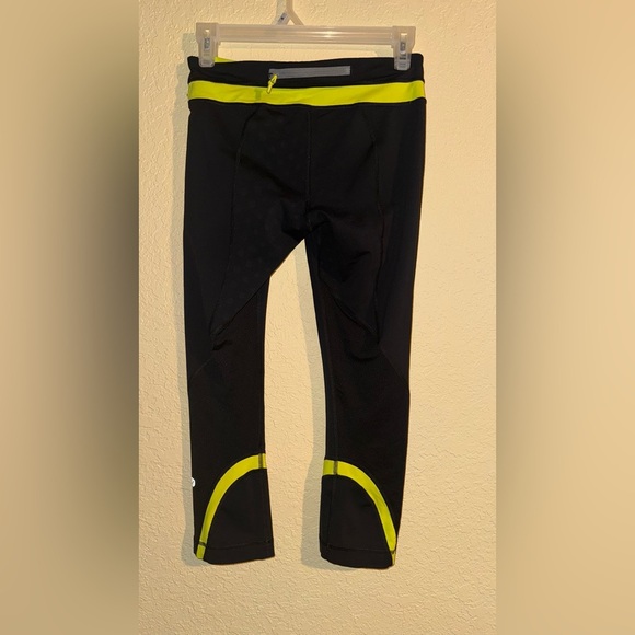 LULULEMON Black and Yellow Athletic Leggings - Picture 1 of 2
